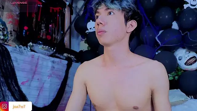 Levii_Ackermann on StripChat