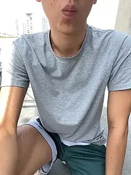 Liam_Moss — Rub bulge and play nipples