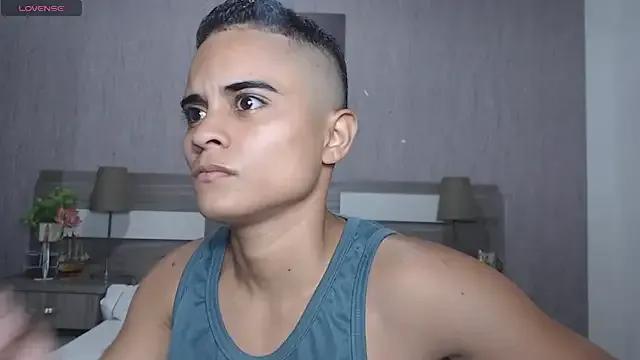 Liiamthompson on StripChat 