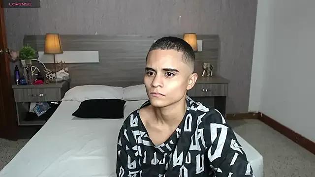 Liiamthompson on StripChat 