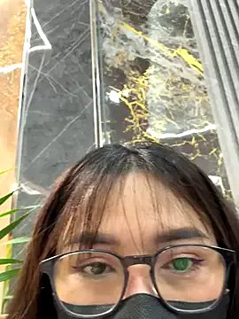 Linh_2004 on StripChat