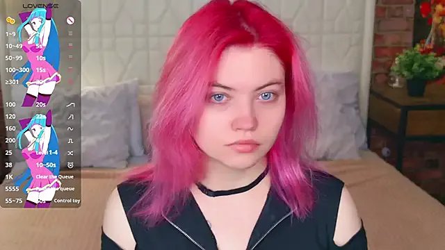 Lisa_Adam — Show tongue