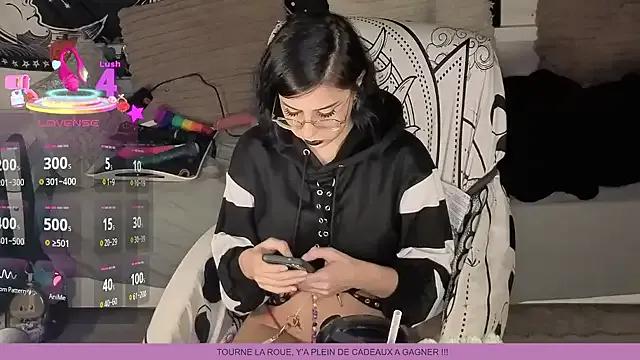 LisandreLaVenale — FUCKMACHINE