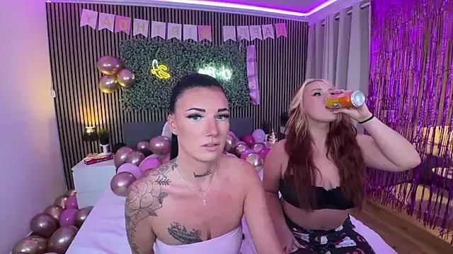 LizaRoxx on StripChat