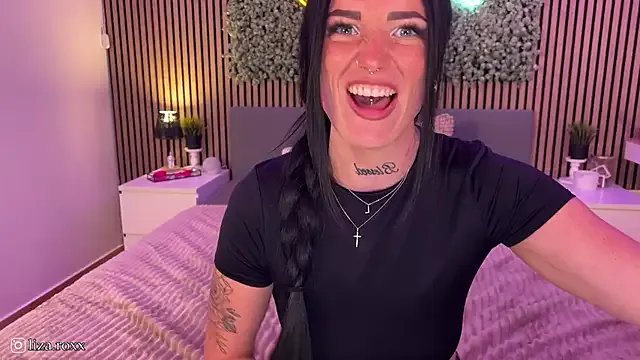 LizaRoxx on StripChat