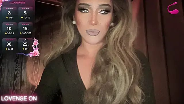 Lo_la_69 on StripChat 