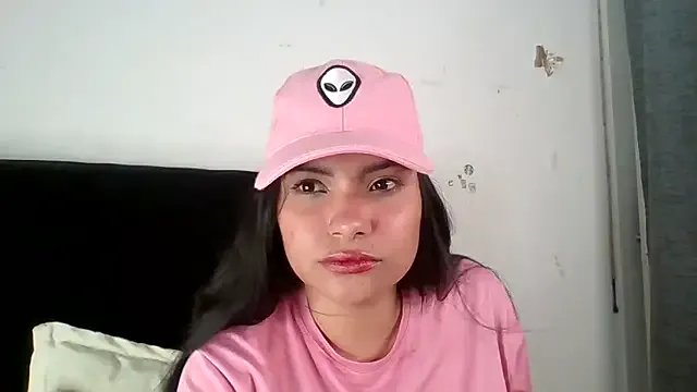 lolaa_staars on StripChat 