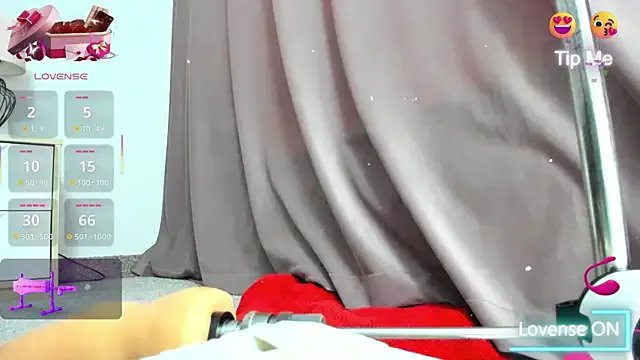 LollaVibes on StripChat 