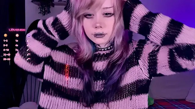 Lollyshy on StripChat 