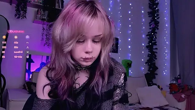 Lollyshy on StripChat 