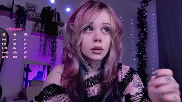 Lollyshy on StripChat 