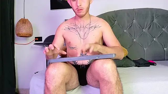 louis_bcasta1 on StripChat