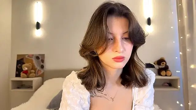 LouiseChavez on StripChat