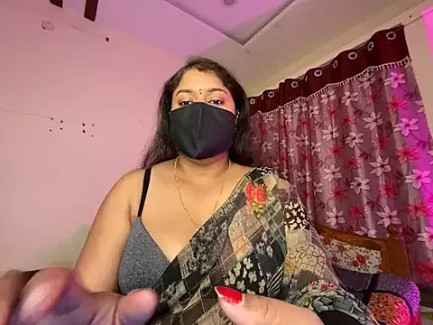 LouleyRanii on StripChat 