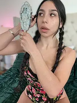 LoveLillyy on StripChat