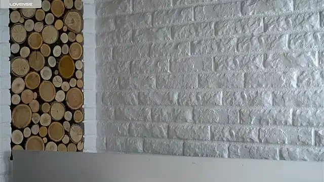 LowOncoming on StripChat