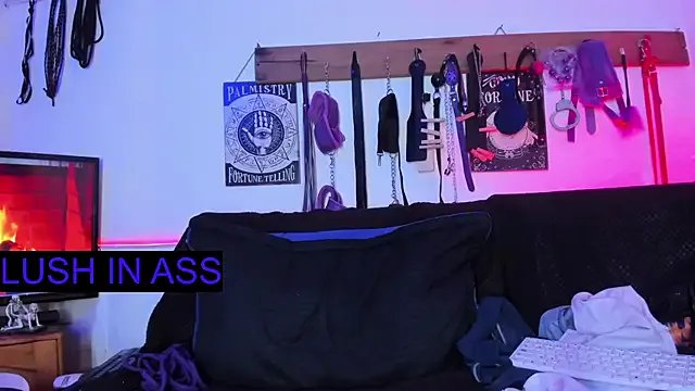 LucyStrike_ on StripChat