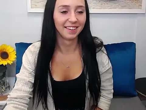 LuisaLive on StripChat