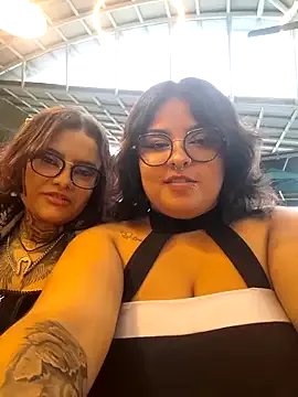 lulukawai16 on StripChat