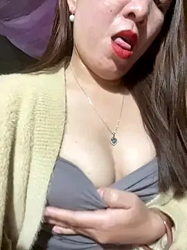 Luna-ass on StripChat