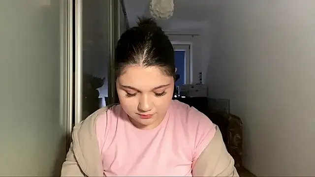 LunaBlakes on StripChat