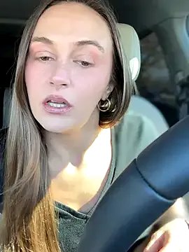 lunagirl13 on StripChat