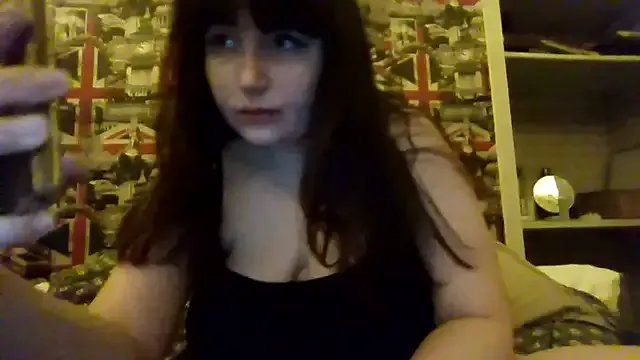 Lynylou on StripChat