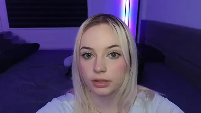 margot_robbie7 on StripChat