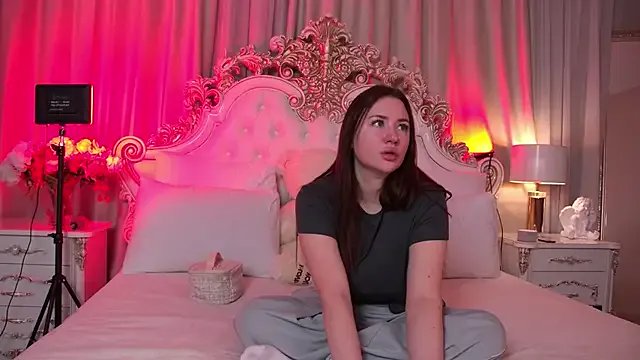 MeganStrain on StripChat