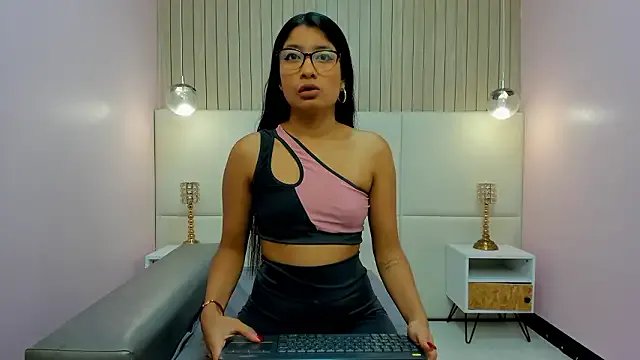 MelanyWayne_ on StripChat