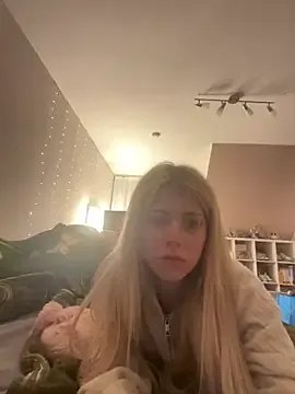 MelliMoon — Suck on my Finger like its your Dick