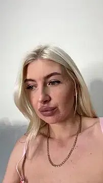 Mia_Roxie on StripChat