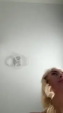 Mia_Roxie on StripChat