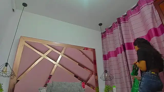 MiaCours on StripChat