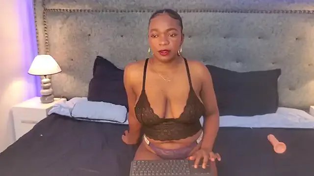 MilaCruzz on StripChat