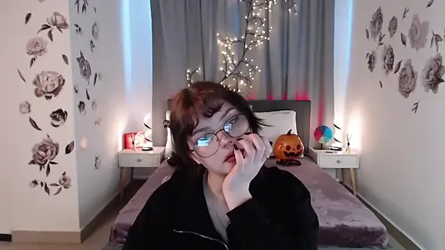 MileyRood on StripChat