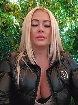 MILFBARBY on StripChat