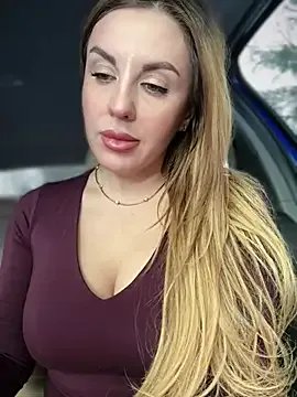 MilfNextDoor20 on StripChat