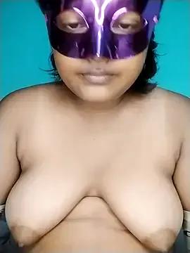 mimi87hoty on StripChat 