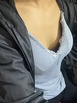 Mina048 on StripChat