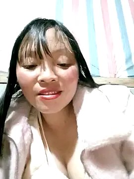 Minkine022 on StripChat