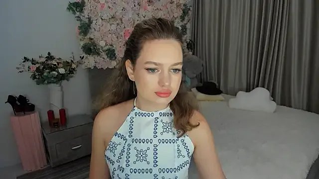 MiracleCurly on StripChat