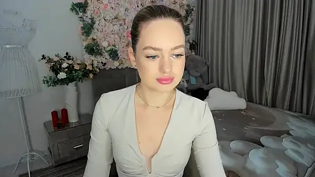 MiracleCurly on StripChat