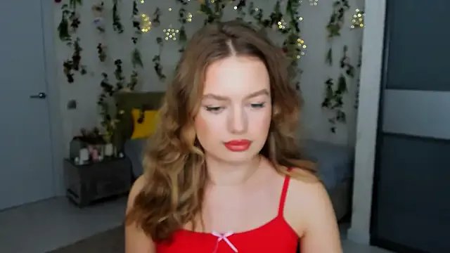 MiracleCurly on StripChat