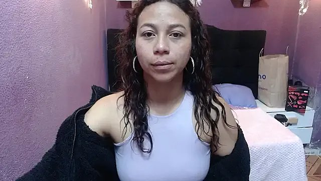 monika_256 on StripChat