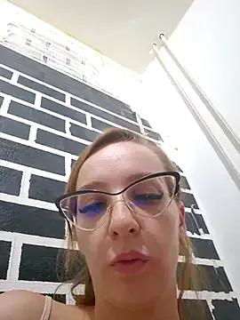 MoonedByEva on StripChat 