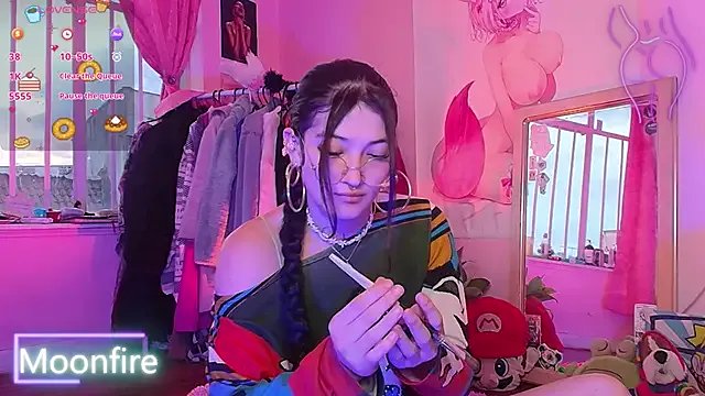 moonfiredancer on StripChat 