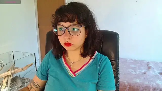 myamillor on StripChat 