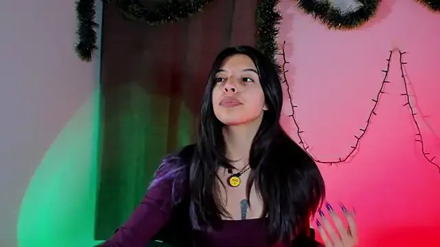 NanakoDollx on StripChat