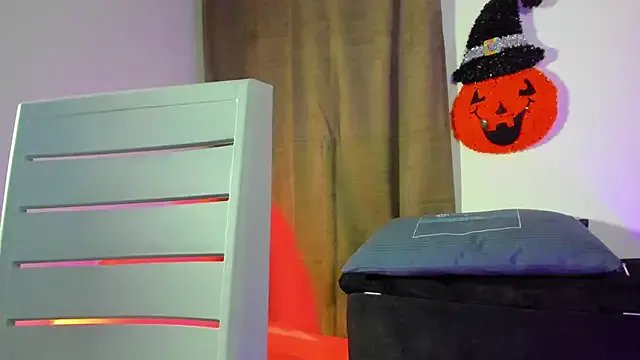 NanakoDollx on StripChat